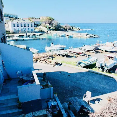 Maison A La Pointe Du Cap Corse